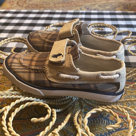Kids Ralph Lauren Polo plaid boat shoes with velcro closure. - Picture 3 of 6